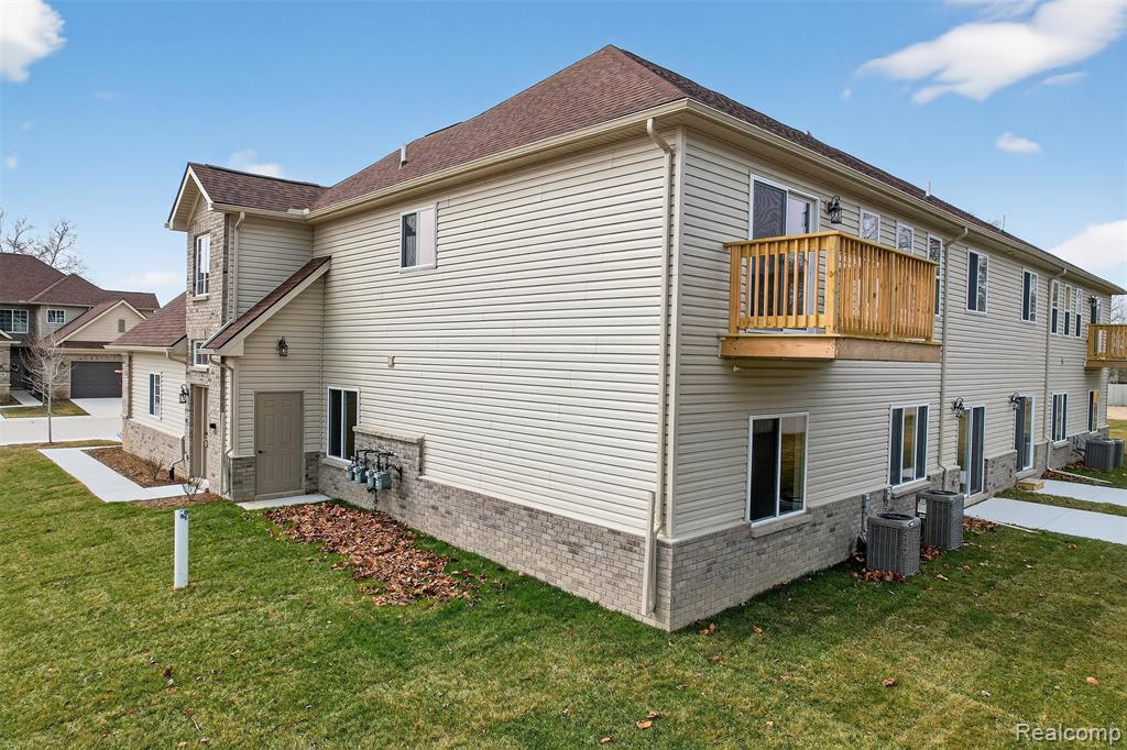 16545 Savor Lane Property Photo 4