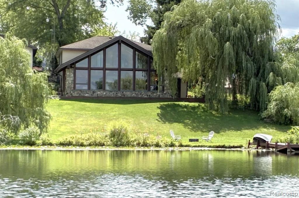 16280 Softwater Lake Drive Property Photo 1