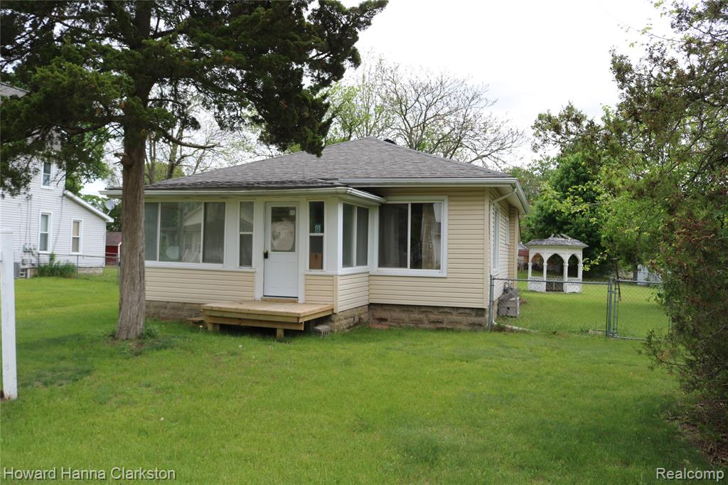 8 Maple Street Property Photo 1