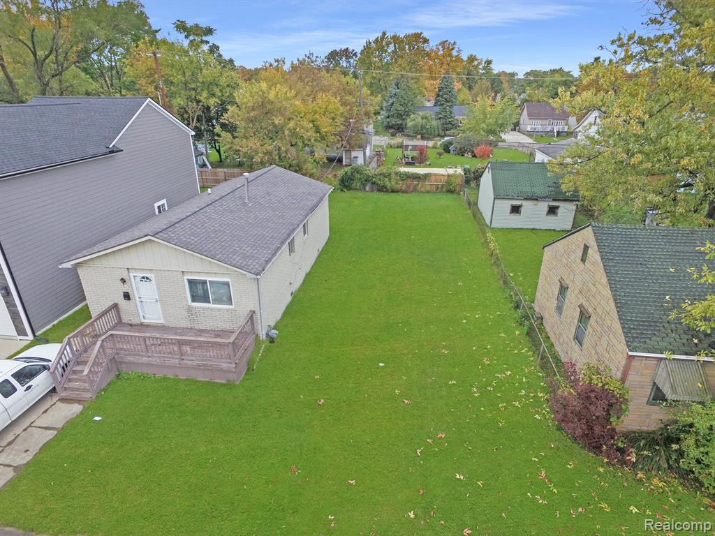 000 W Muir Property Photo 5