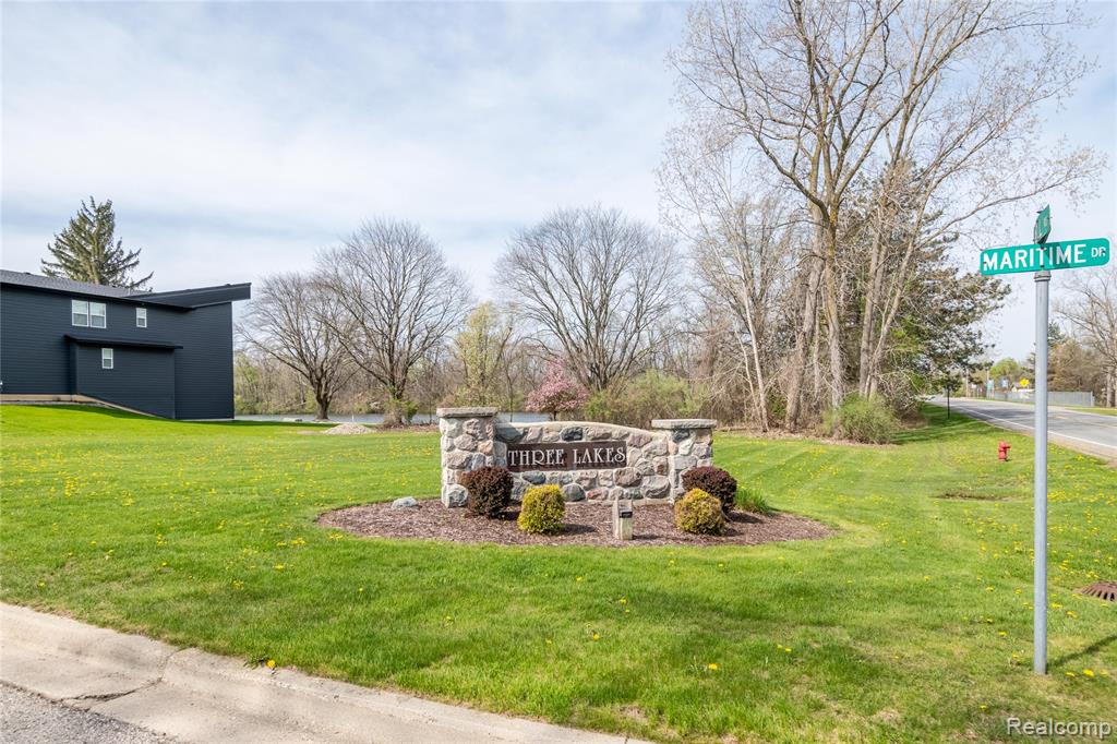 2745 Maritime Drive Property Photo 1
