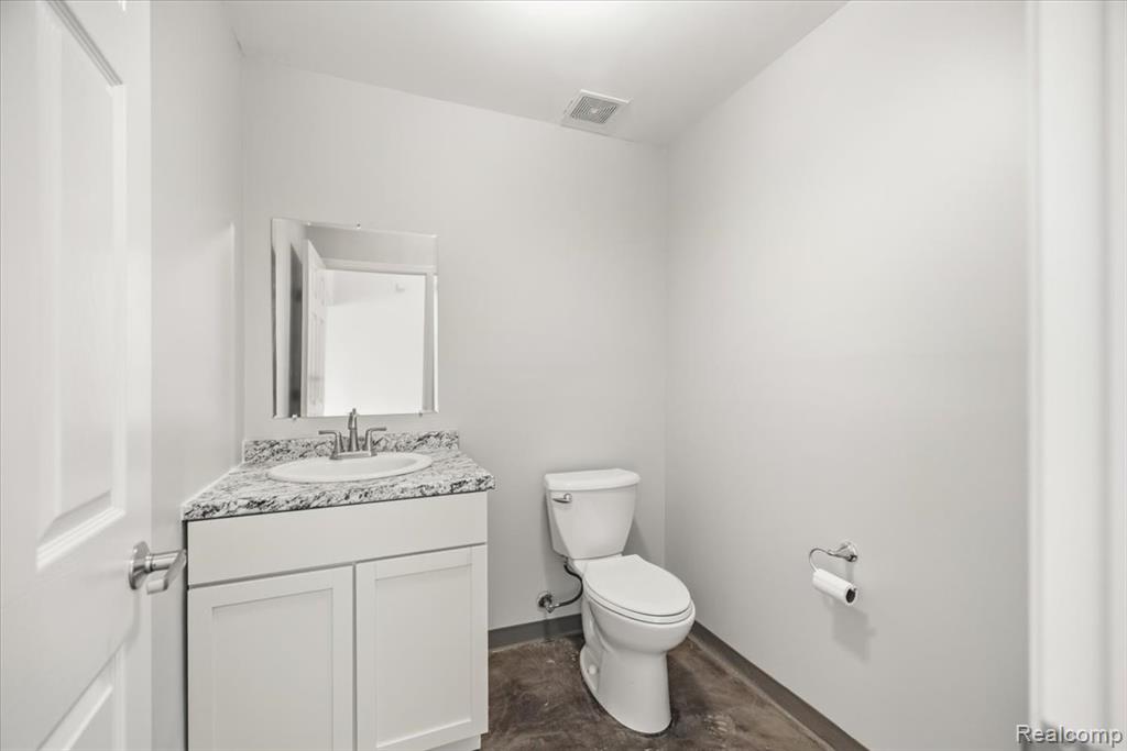 588 S Lapeer Road Property Photo 14