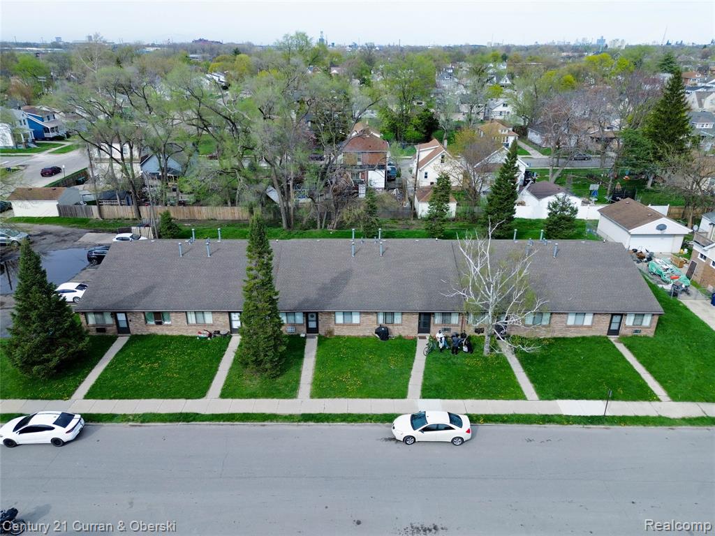 1470 Paris Avenue Property Photo 1