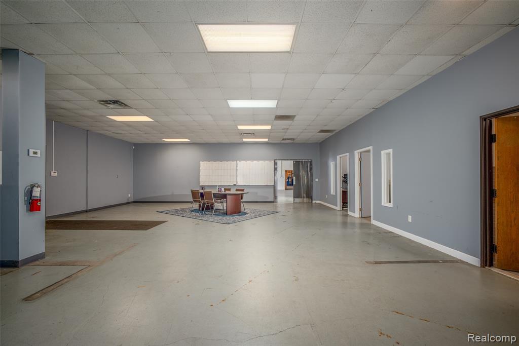 4359 Highland Road Property Photo 8