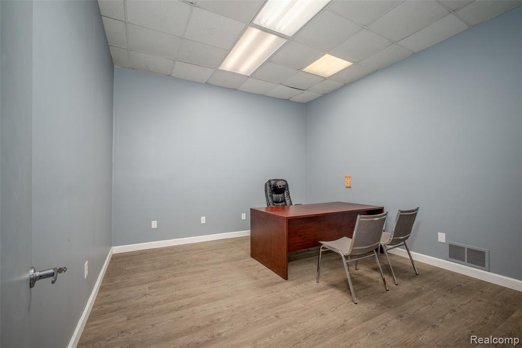 4359 Highland Road Property Photo 11