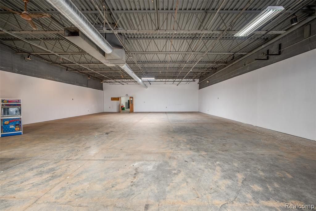 4359 Highland Road Property Photo 18