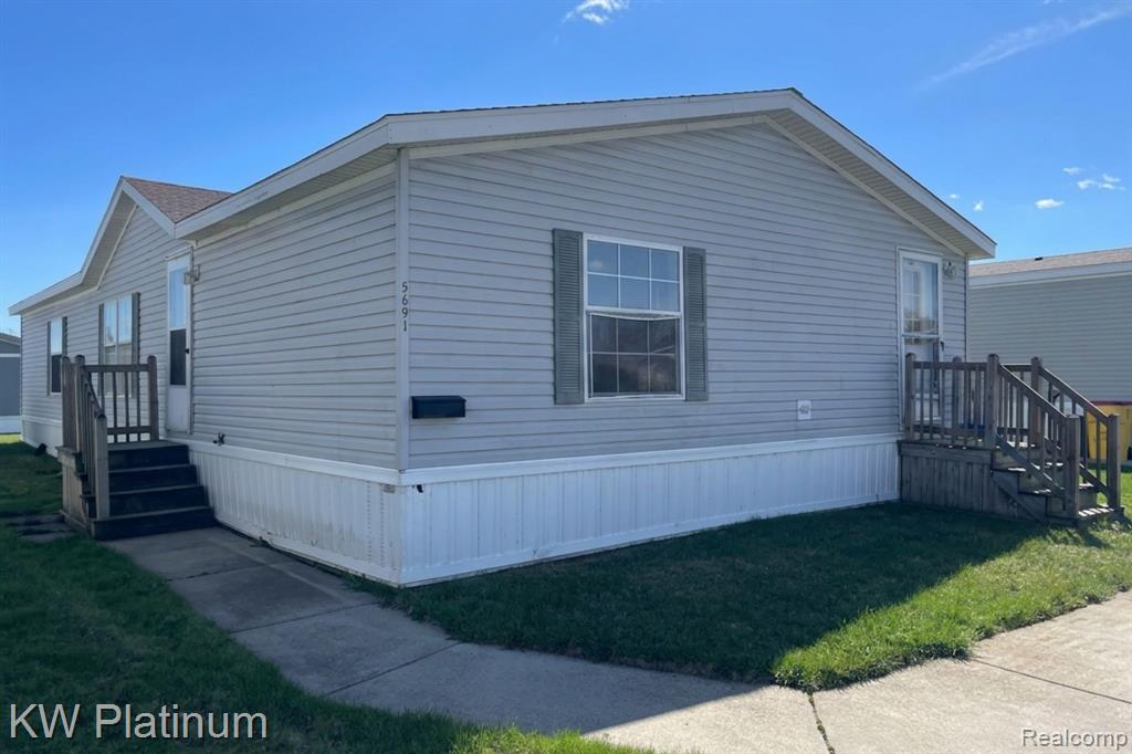 9691 Stoneypointe Drive Property Photo 1