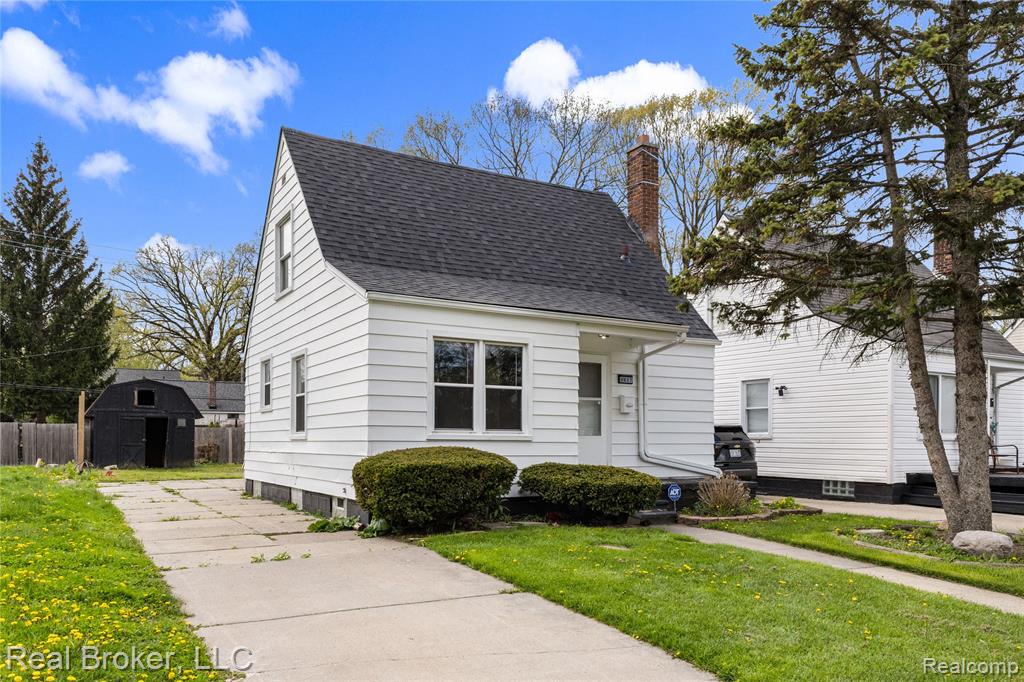 4637 University Place Property Photo 1