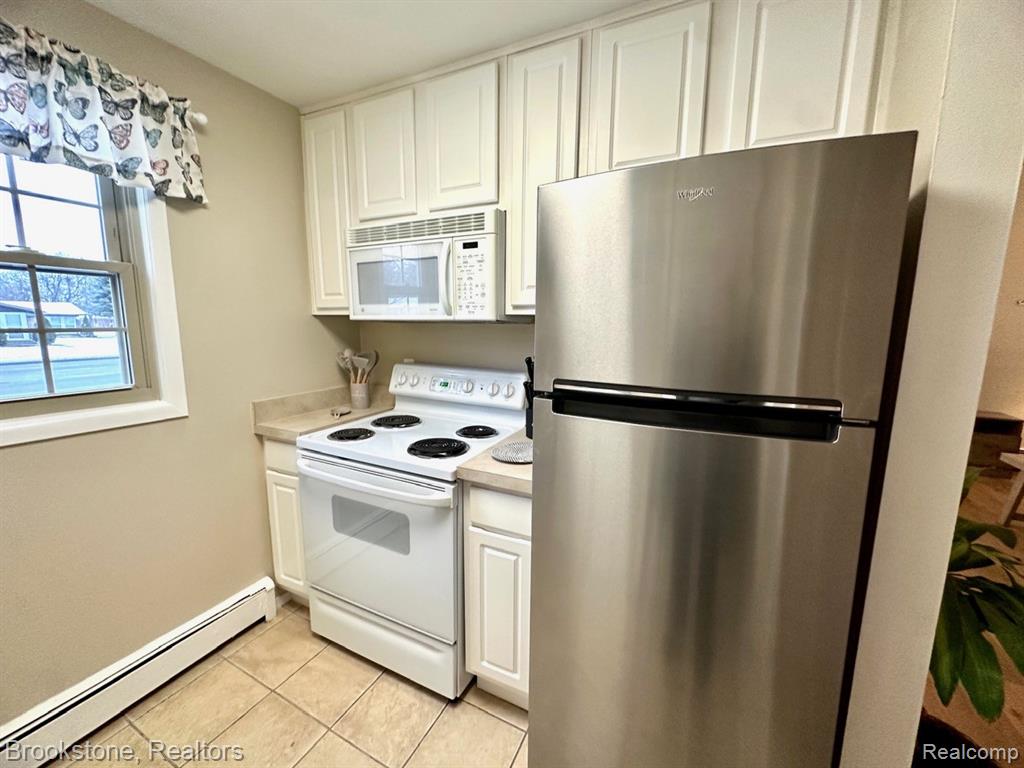 2332 W 14 Mile Road Property Photo 5