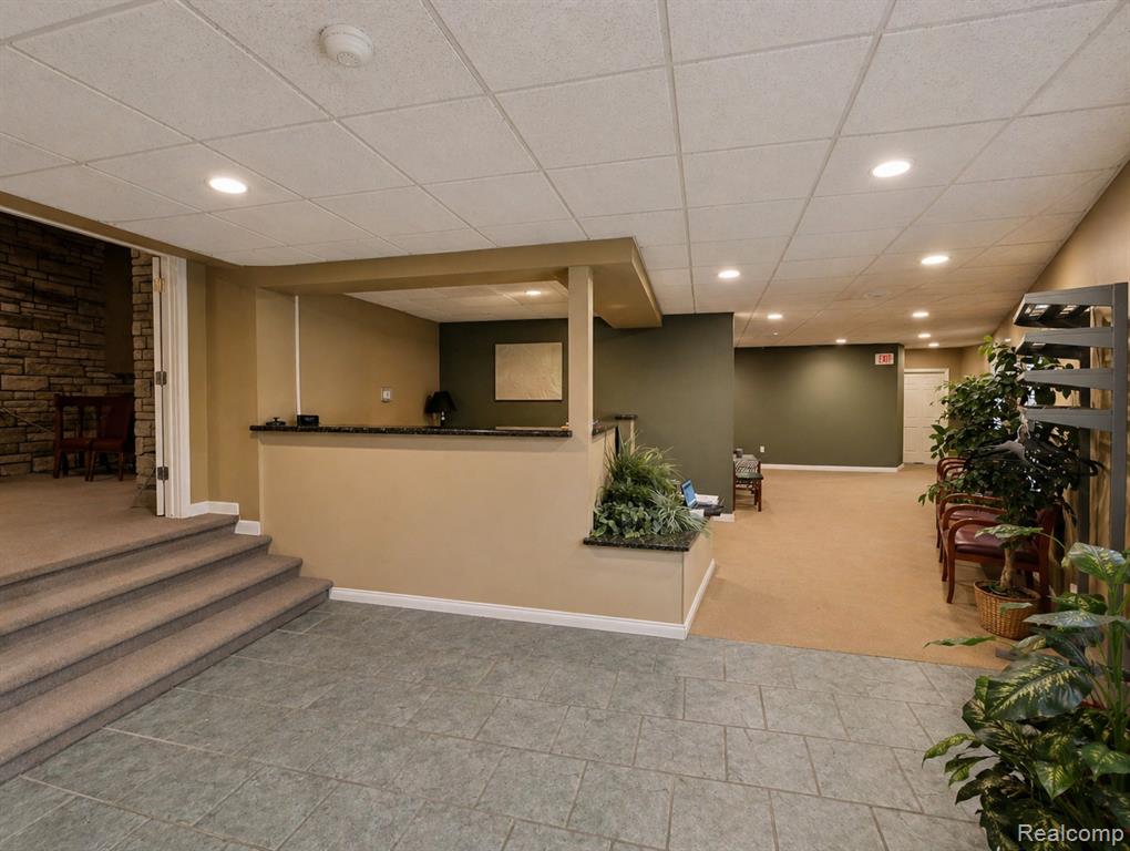 16012 Moross Road Property Photo 6