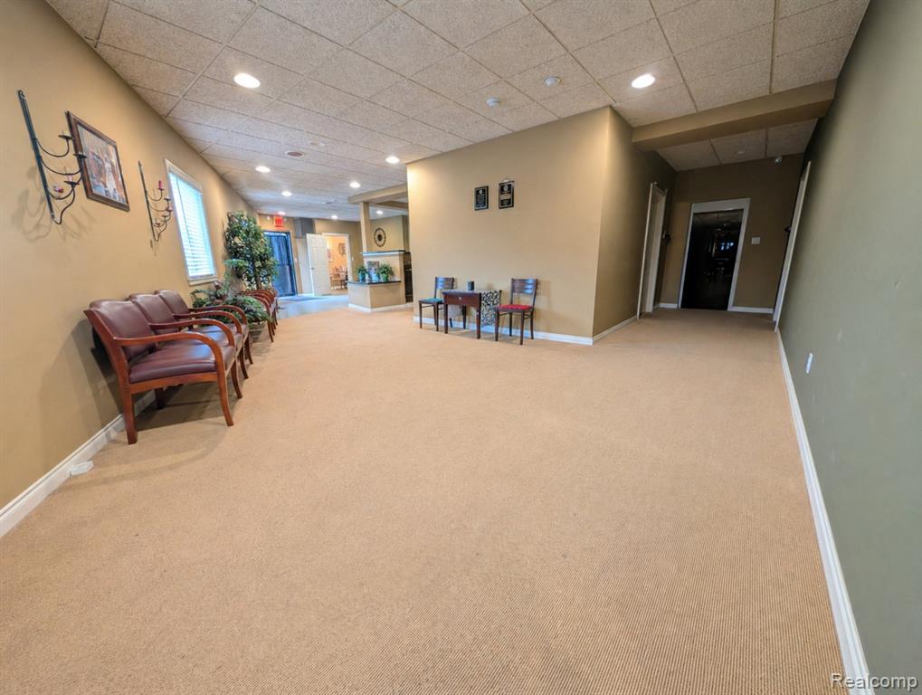 16012 Moross Road Property Photo 9