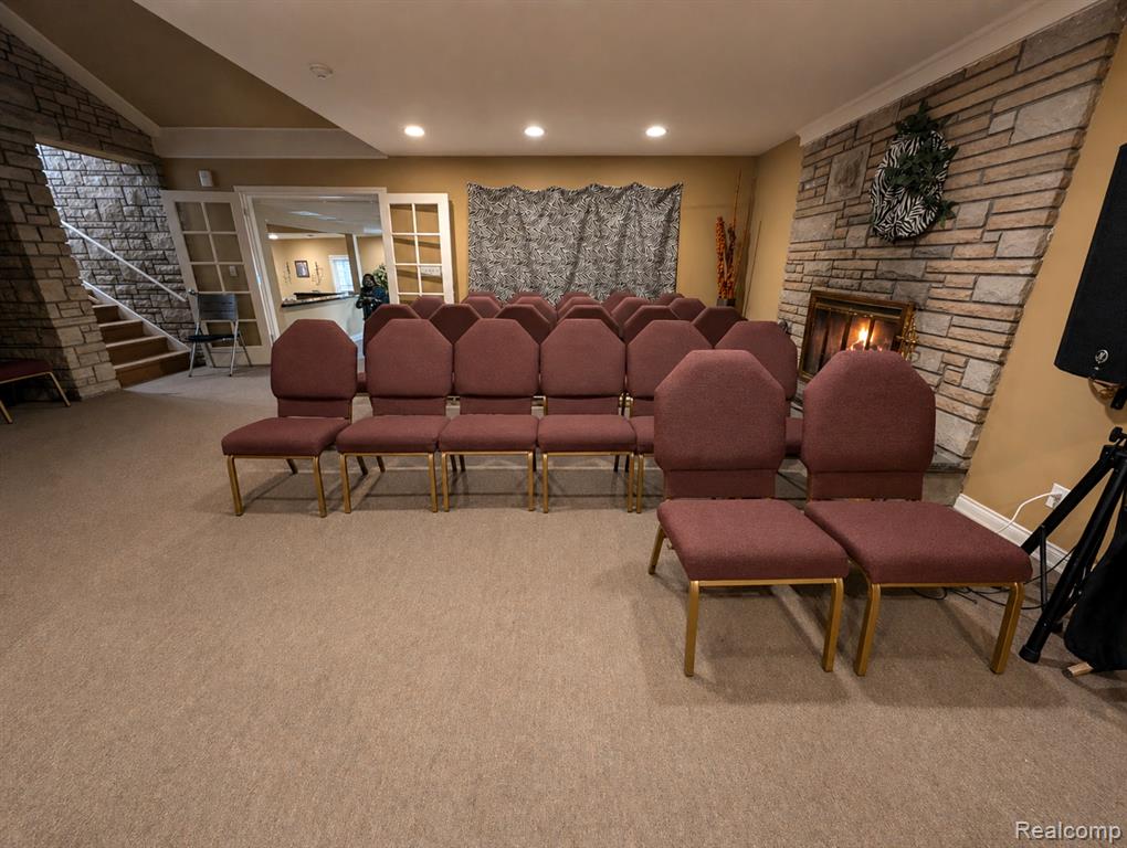 16012 Moross Road Property Photo 12