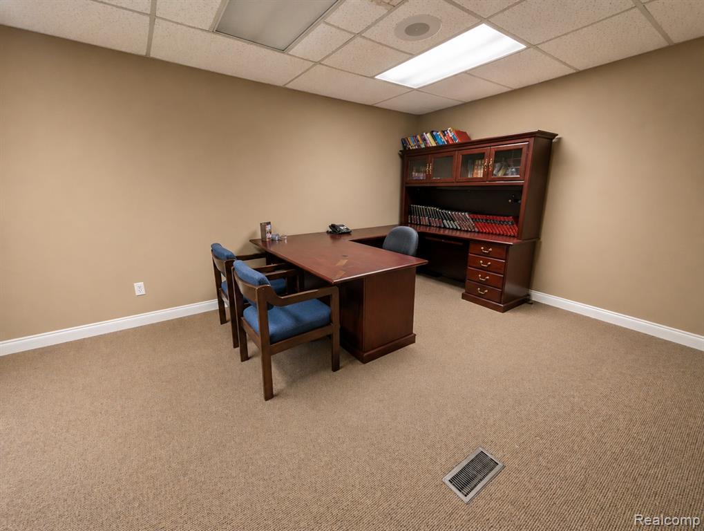 16012 Moross Road Property Photo 13