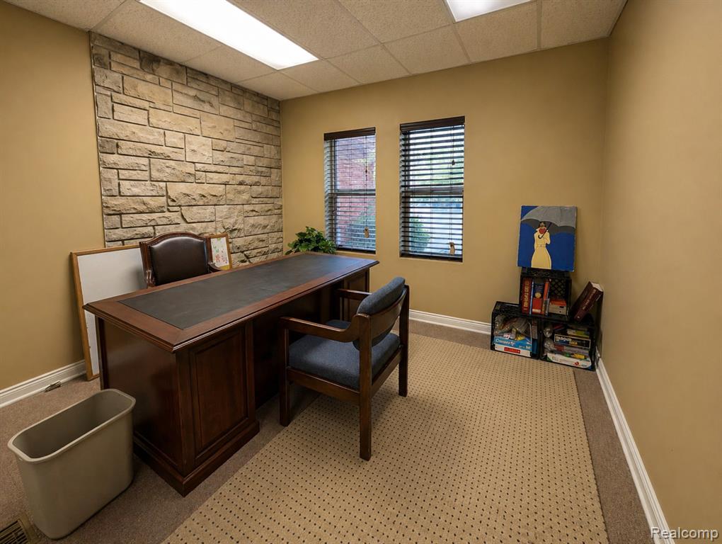 16012 Moross Road Property Photo 15