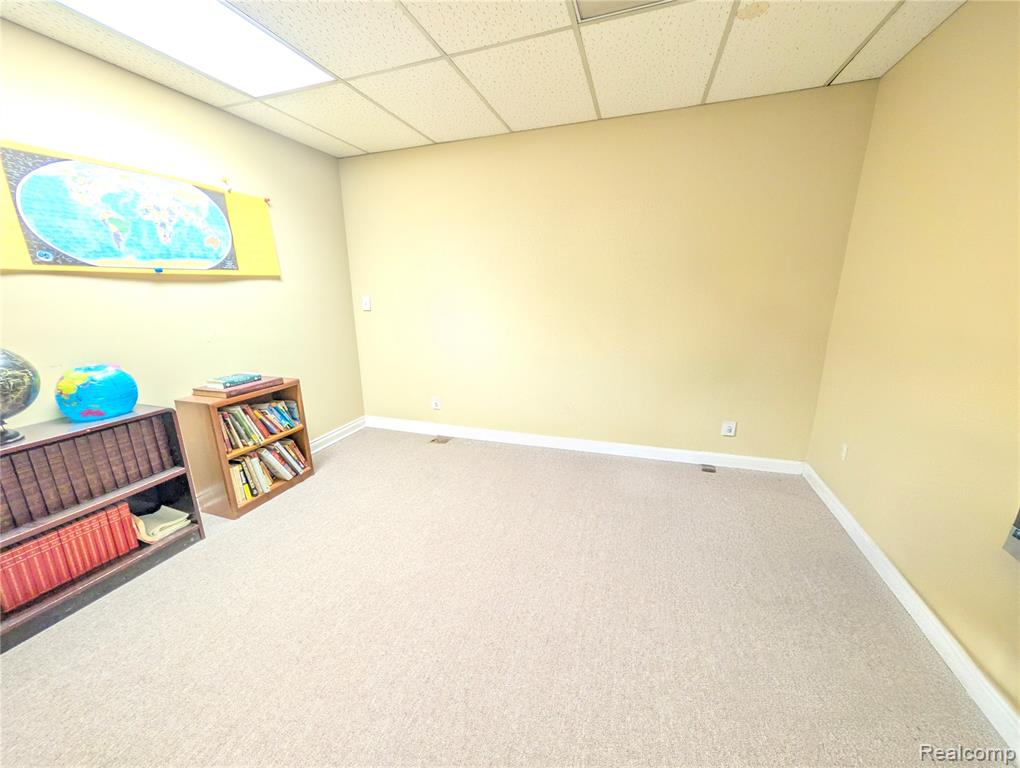 16012 Moross Road Property Photo 18