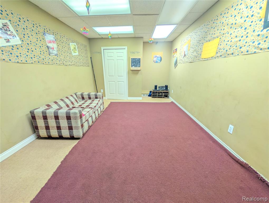 16012 Moross Road Property Photo 21