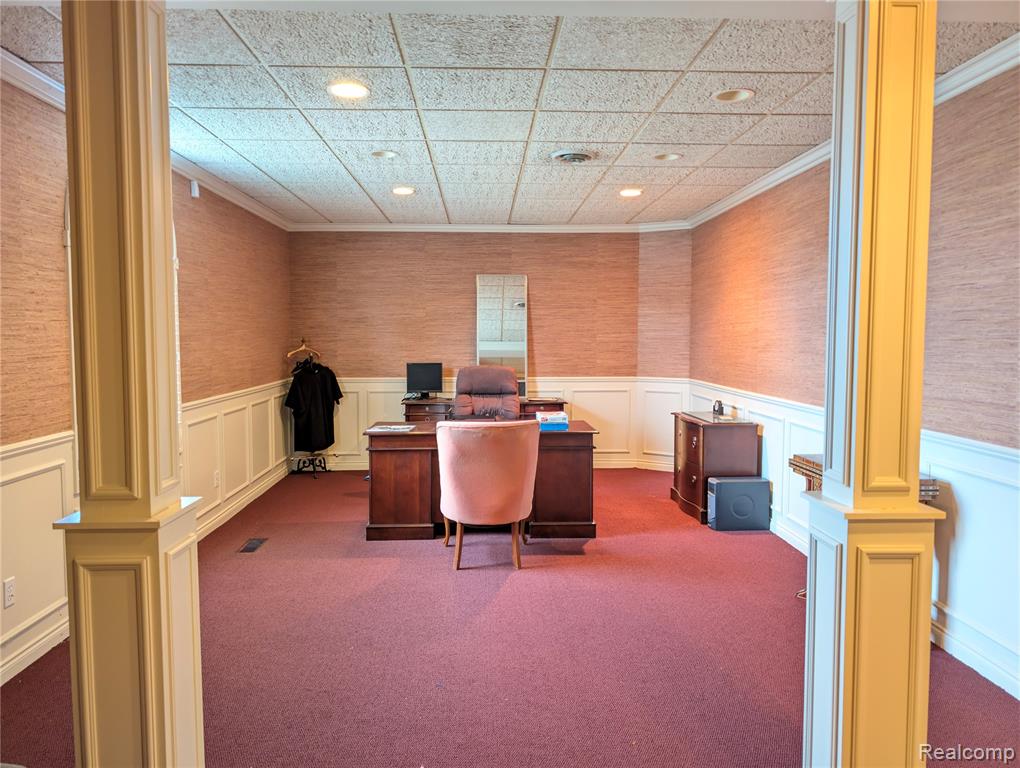16012 Moross Road Property Photo 23