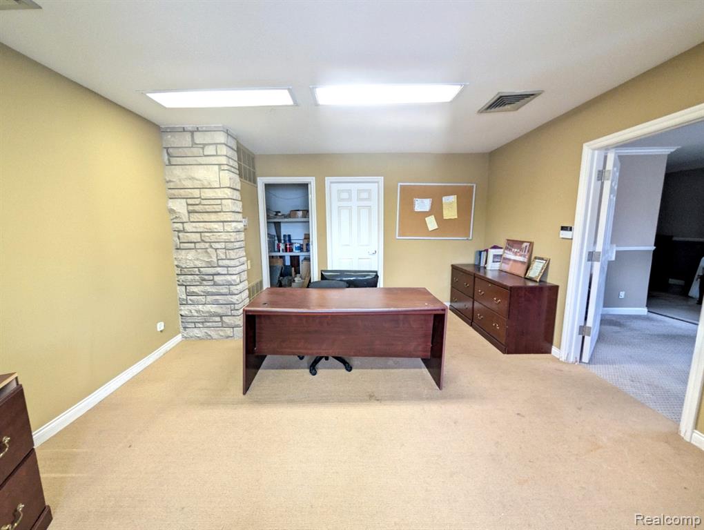 16012 Moross Road Property Photo 27