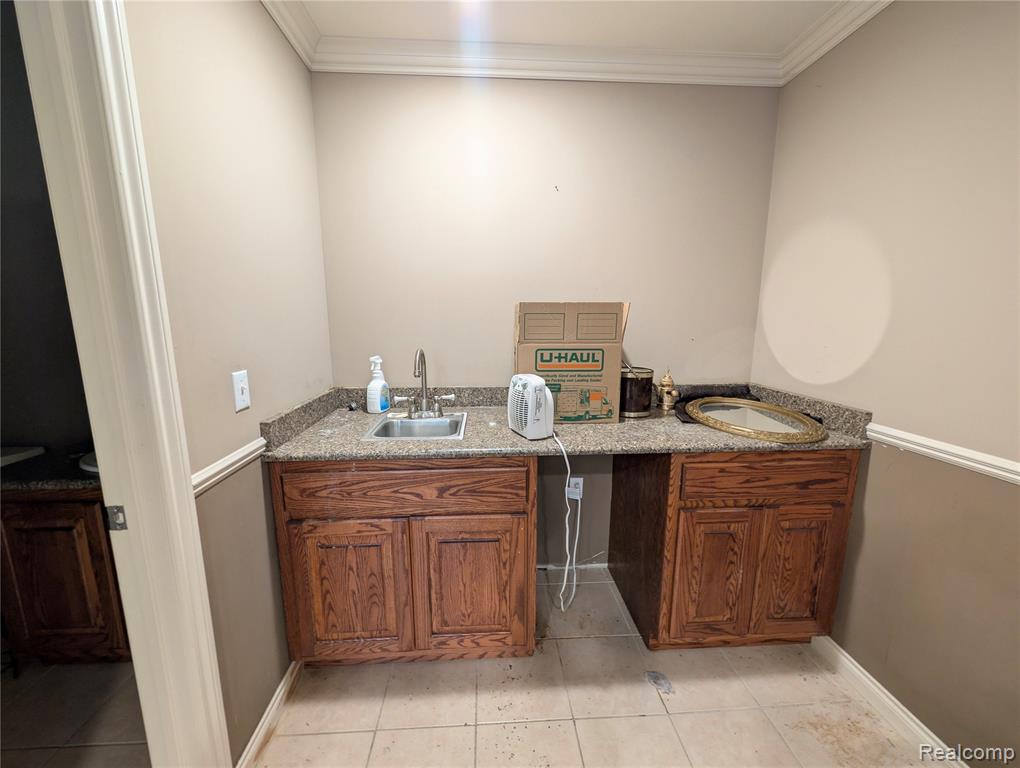 16012 Moross Road Property Photo 30