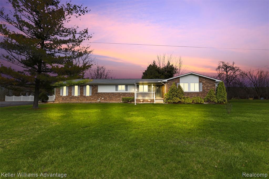 28800 Sibley Road Property Photo 2
