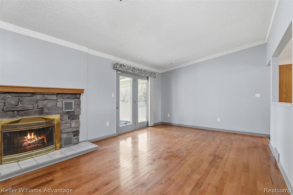28800 Sibley Road Property Photo 8