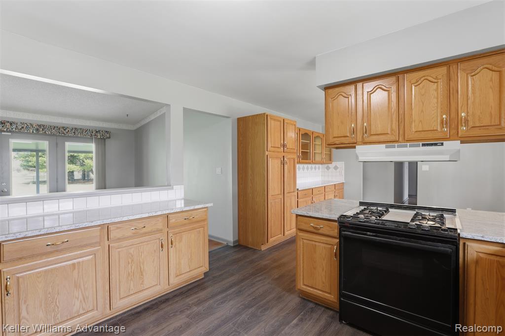 28800 Sibley Road Property Photo 12