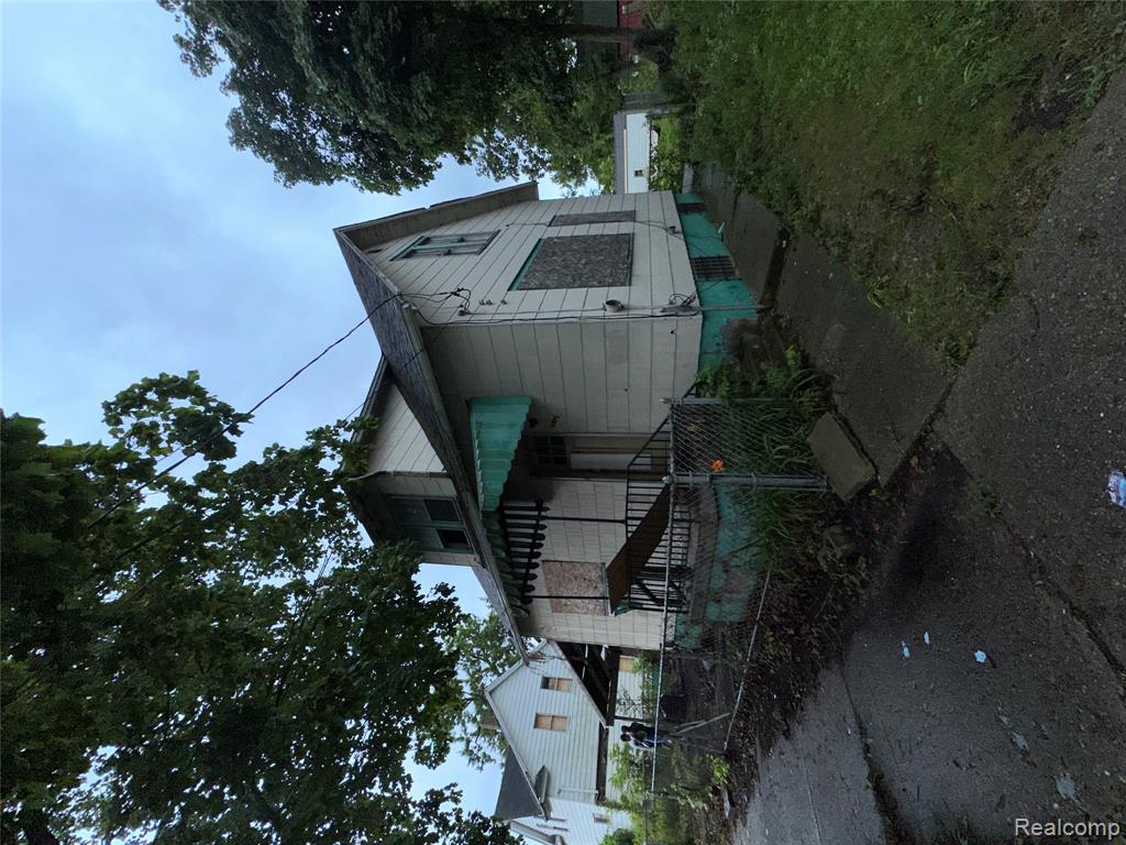 1007 Decker Street Property Photo 1