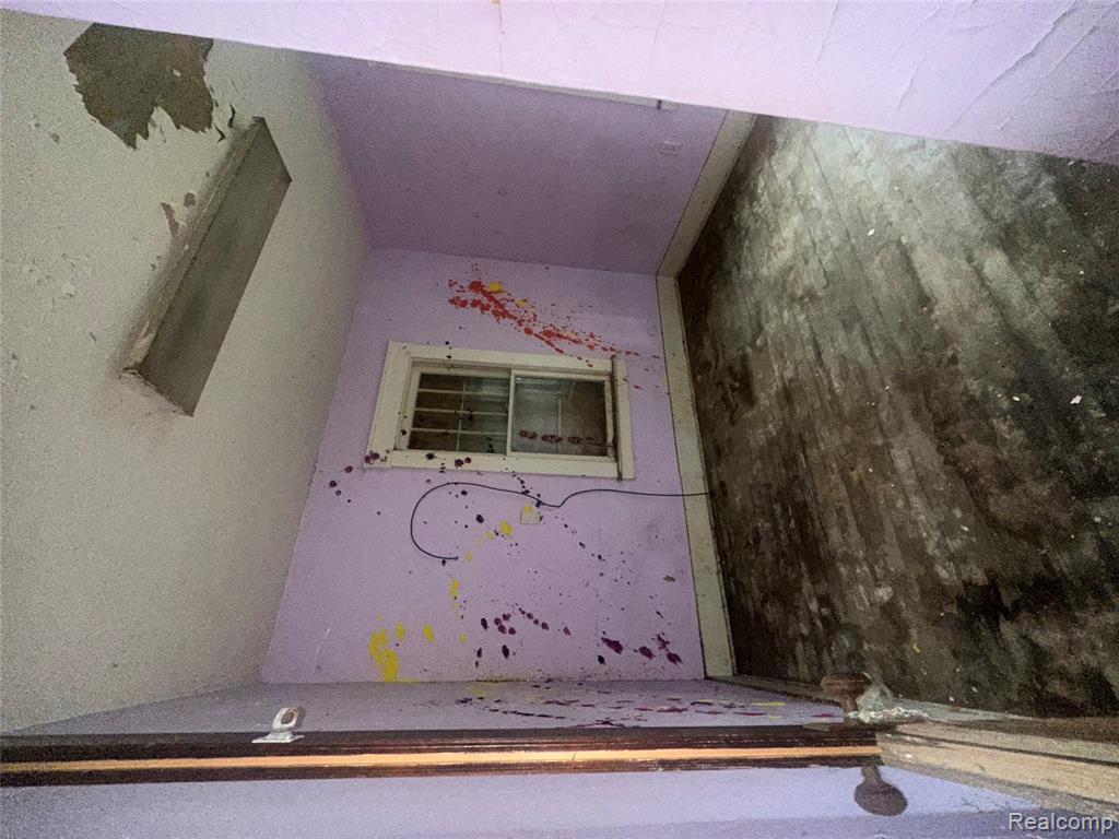 1007 Decker Street Property Photo 5
