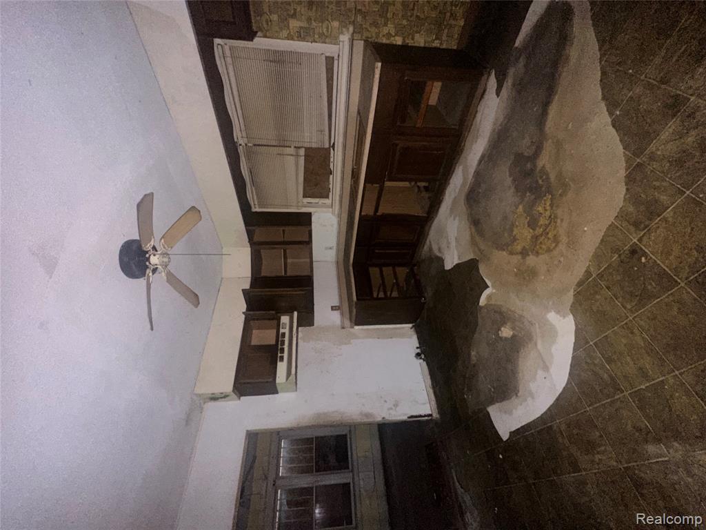 1007 Decker Street Property Photo 7