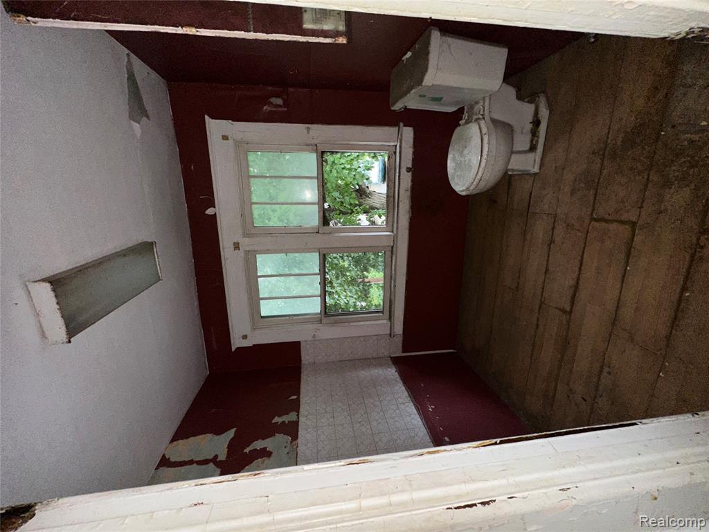 1007 Decker Street Property Photo 12