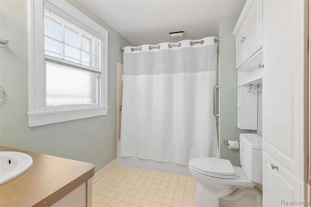 192 E Lincoln Street Property Photo 32