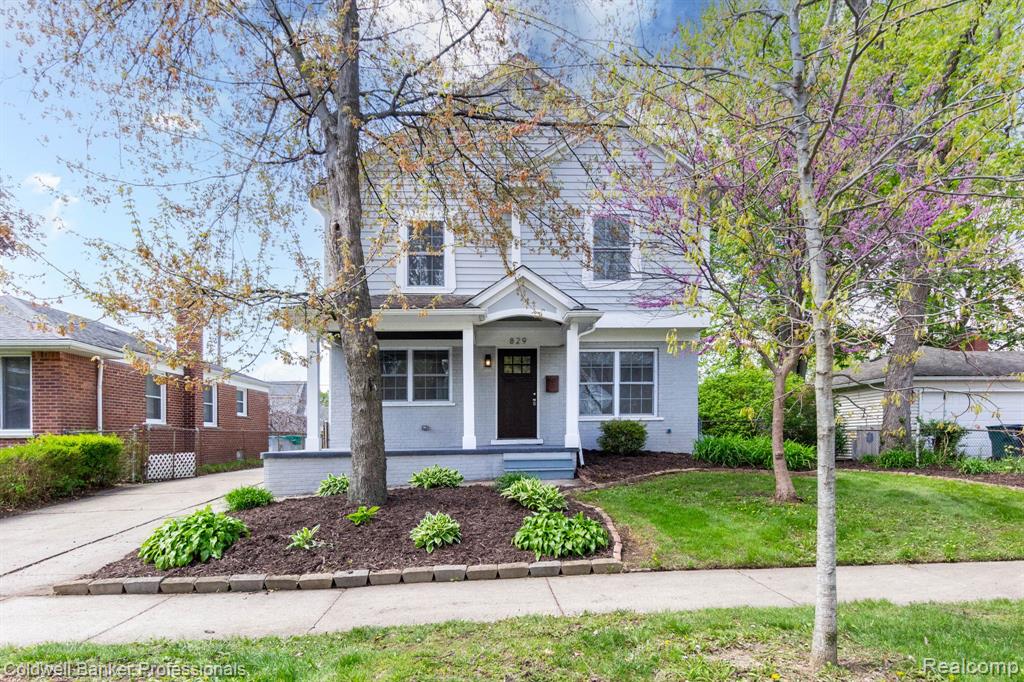 829 N Dorchester Avenue Property Photo 1