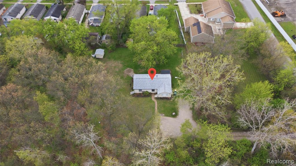 20052 Pine Street Property Photo 5