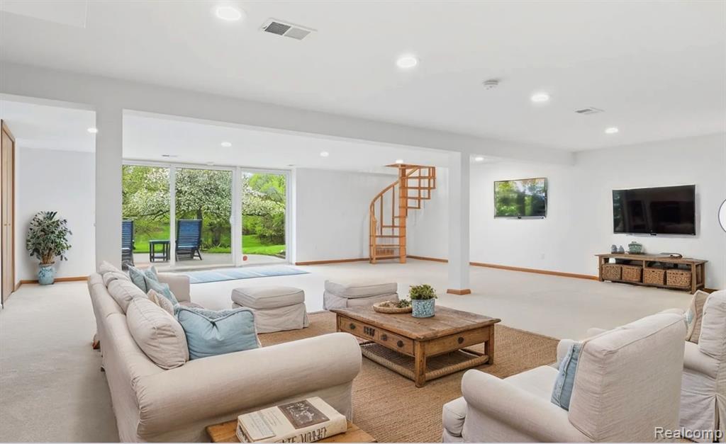 1700 Washington Road Property Photo 13