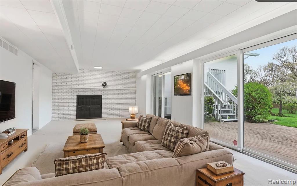 1700 Washington Road Property Photo 14
