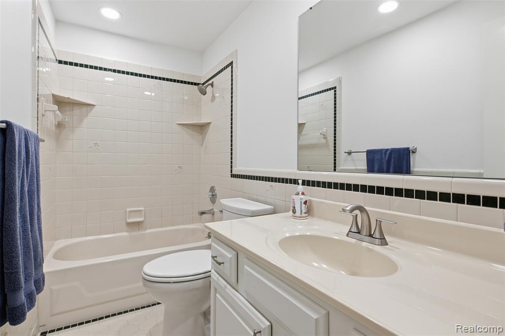 1700 Washington Road Property Photo 32