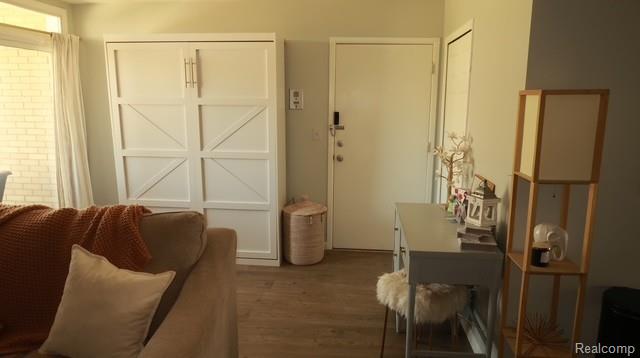 4917 Crooks Road Property Photo 12