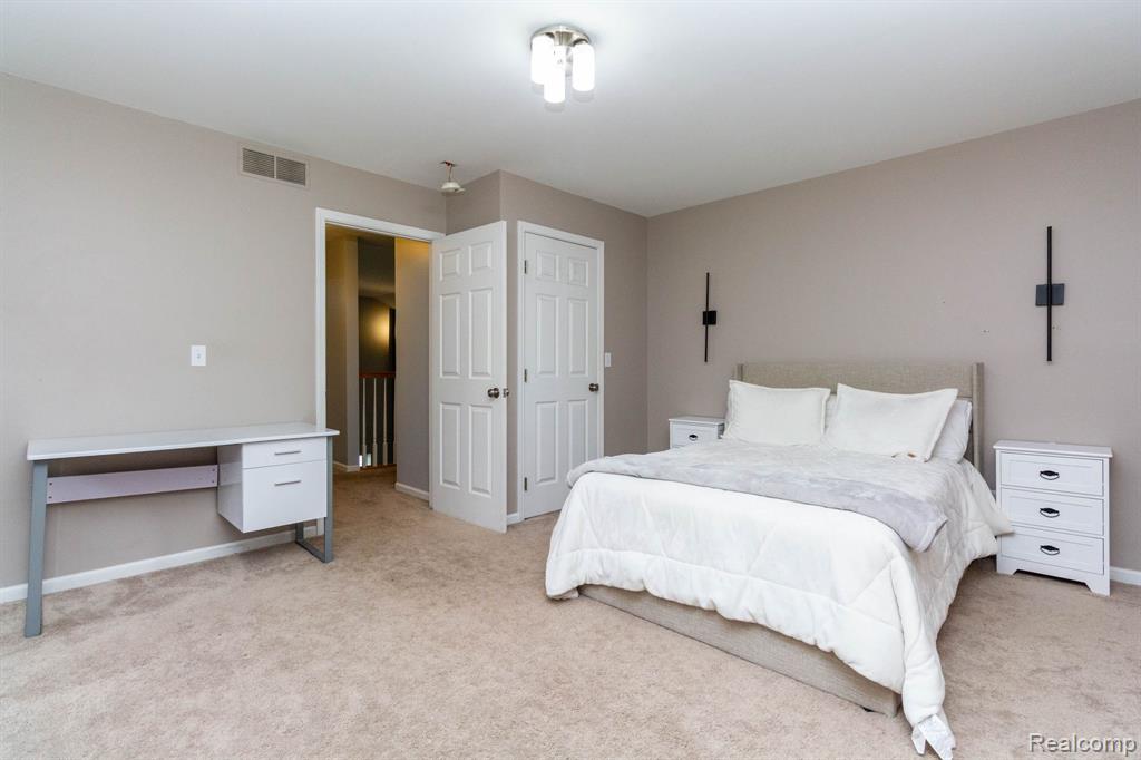 6075 Davison Road Property Photo 14