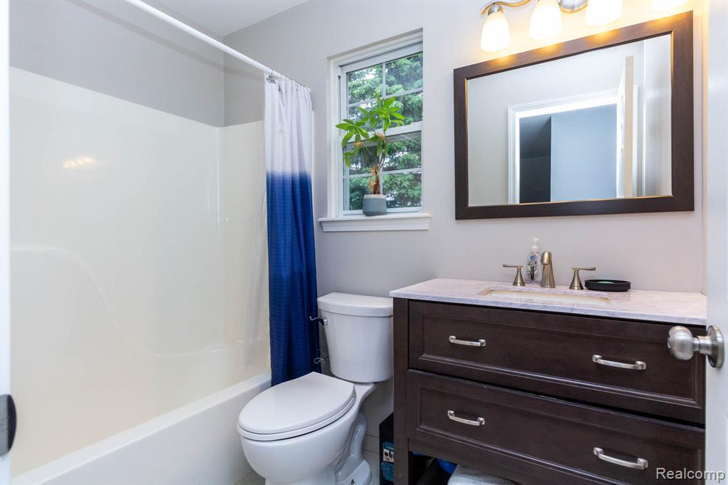 6075 Davison Road Property Photo 17