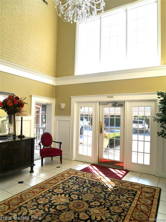 444 S Chester Street Property Photo 8