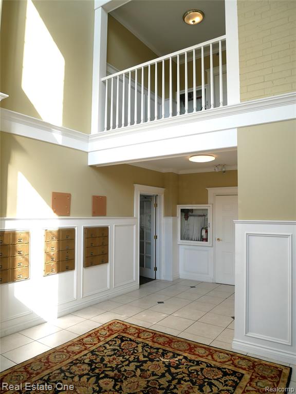 444 S Chester Street Property Photo 9