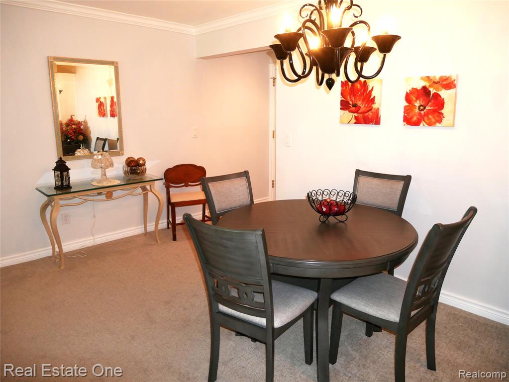 444 S Chester Street Property Photo 17