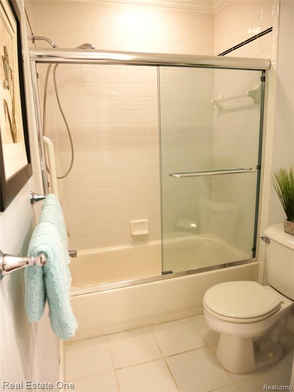 444 S Chester Street Property Photo 25