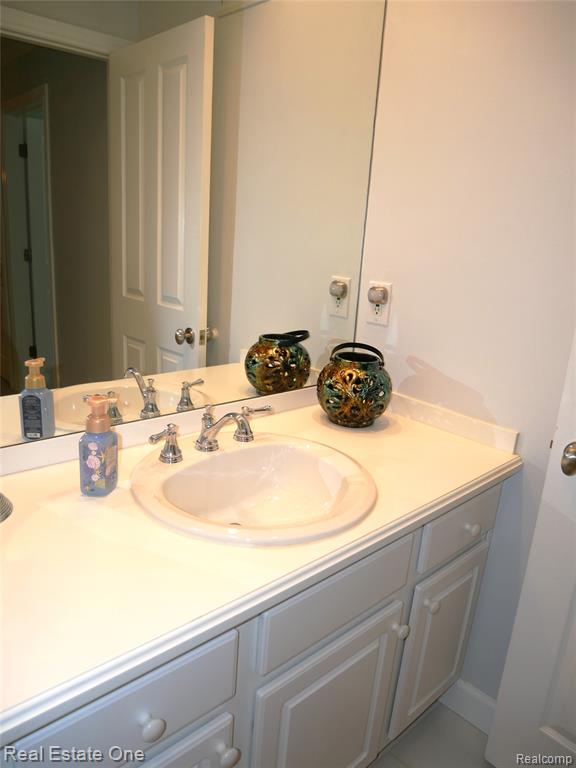 444 S Chester Street Property Photo 26