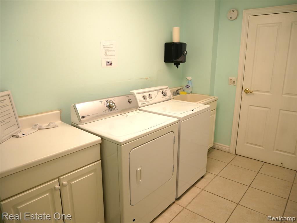 444 S Chester Street Property Photo 29