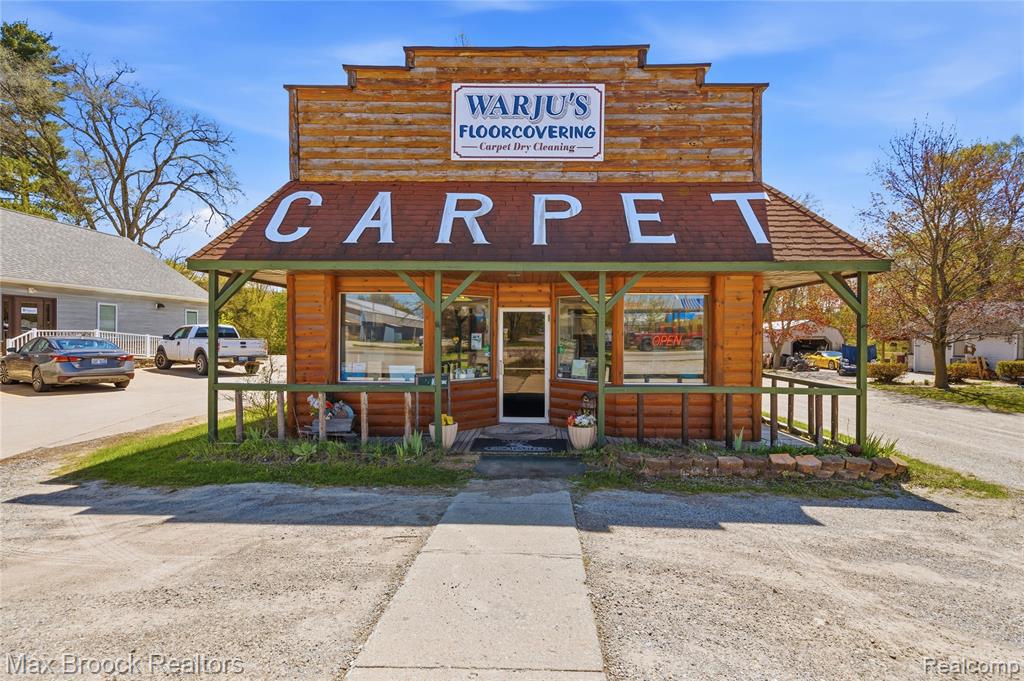1146 E Caro Road Property Photo 1