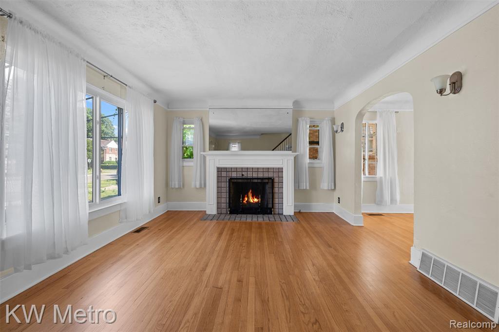 16831 Lawton Street Property Photo 4