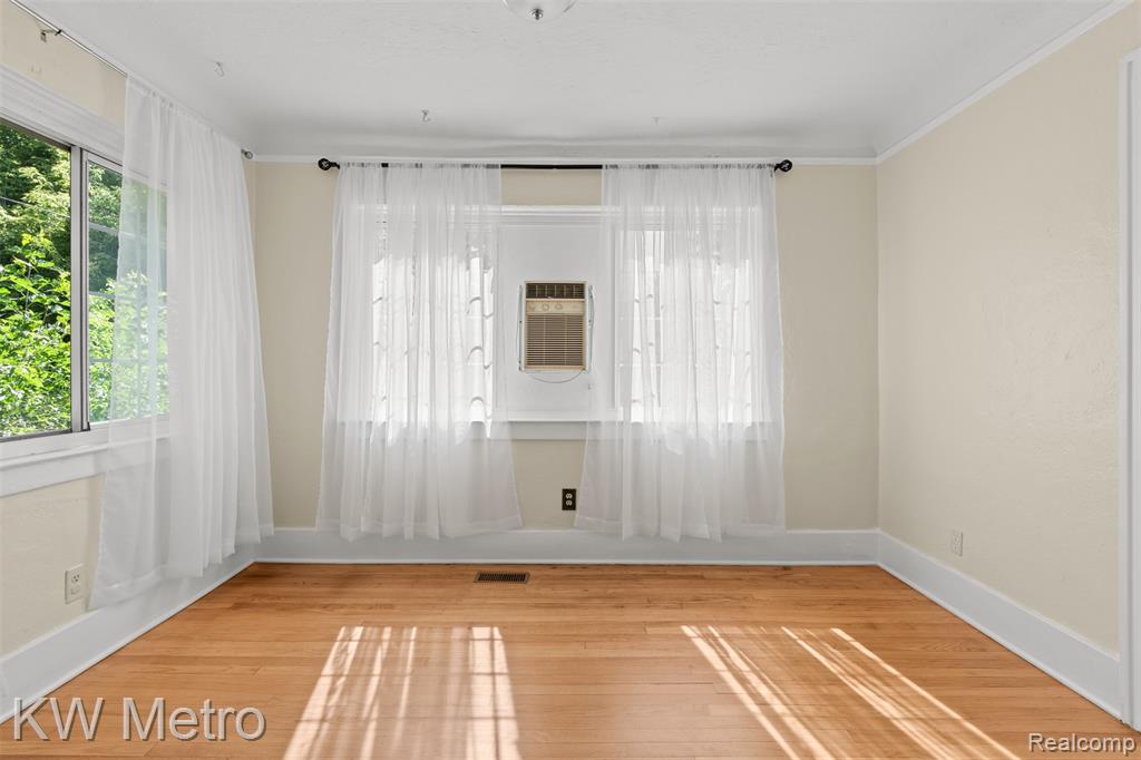 16831 Lawton Street Property Photo 8