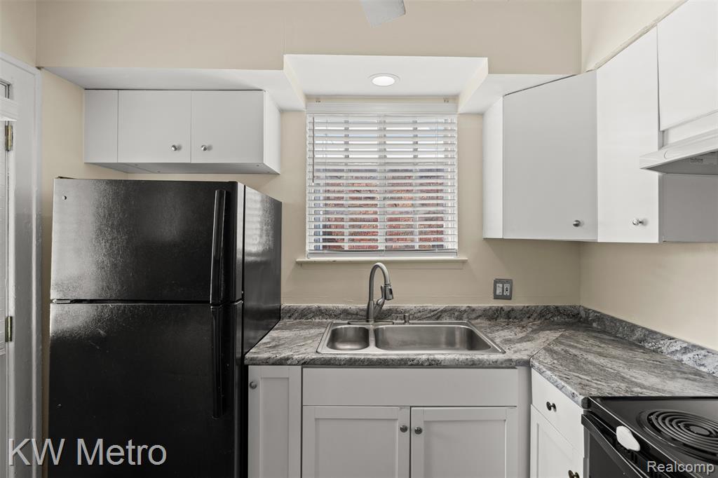 16831 Lawton Street Property Photo 11