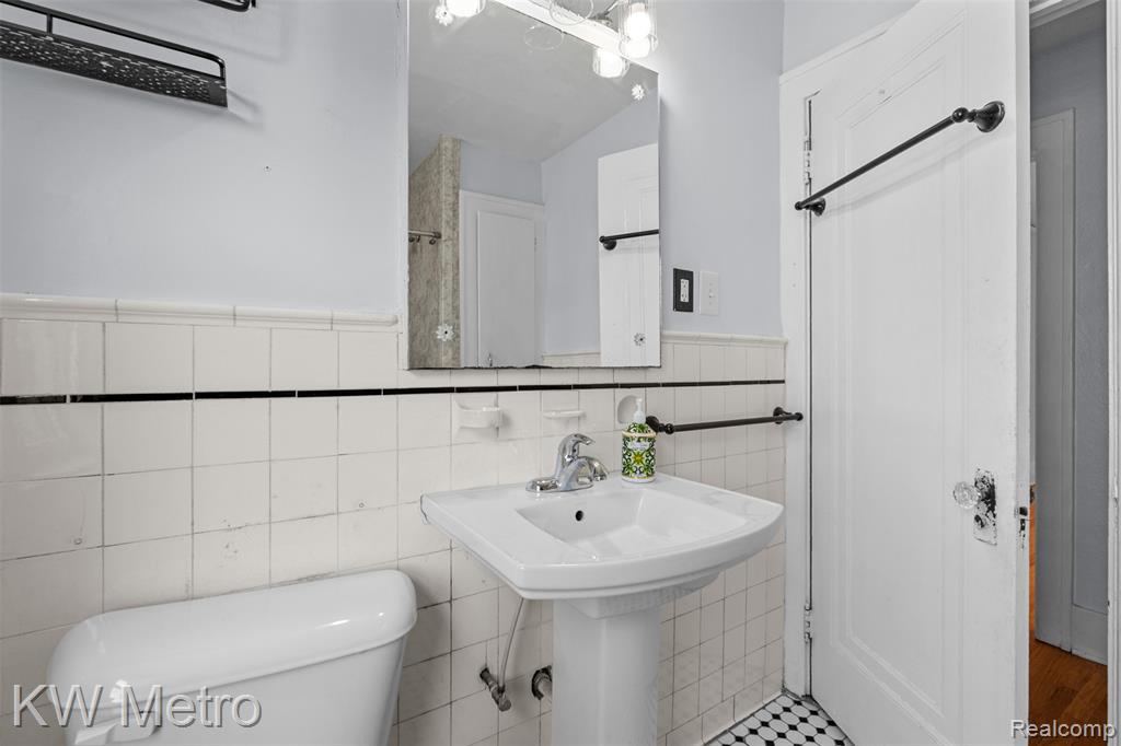 16831 Lawton Street Property Photo 13